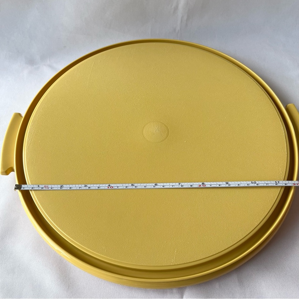 Vintage Tupperware Cake Carrier with Handle Round Tall Harvest Gold - Picture 5 of 7